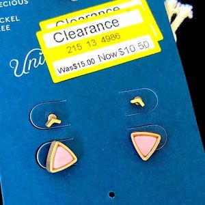 4/$25• universal thread 2 pair of earrings